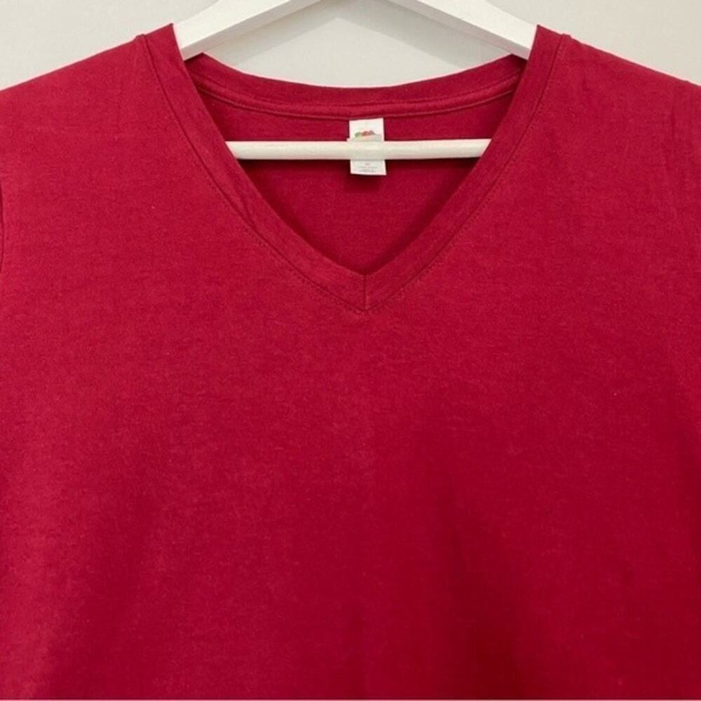 Fruit of the Loom Women’s Short Sleeve V Neck Tee Shirt Maroon NWOT - Picture 2 of 7